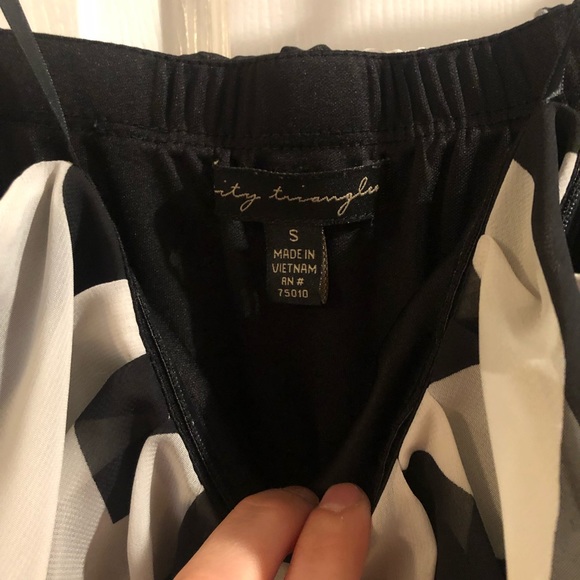 Dress - Picture 5 of 5